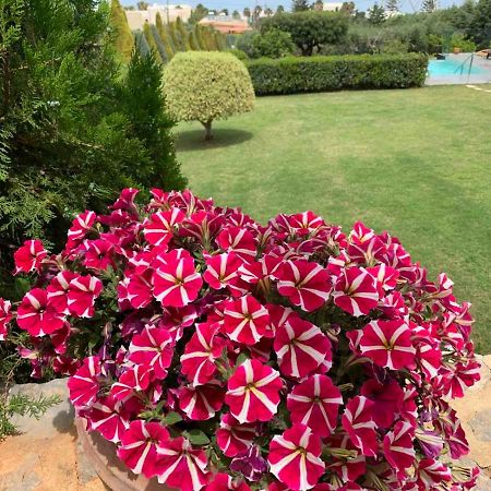 הרסוניסוס Golden Crest Villa מראה חיצוני תמונה