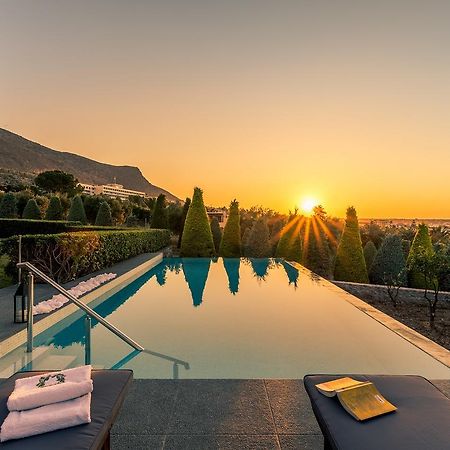 הרסוניסוס Golden Crest Villa מראה חיצוני תמונה