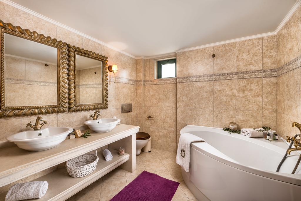 הרסוניסוס Golden Crest Villa מראה חיצוני תמונה
