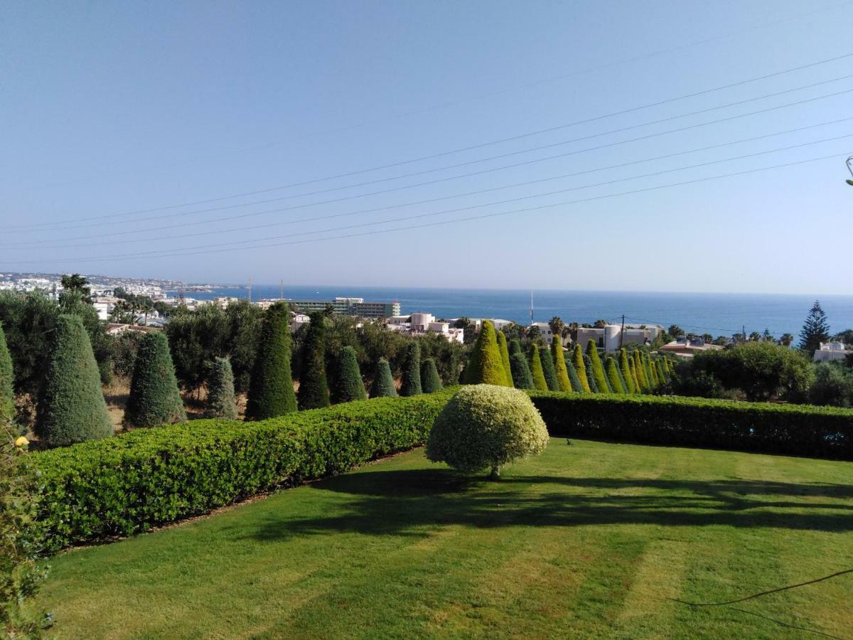 הרסוניסוס Golden Crest Villa מראה חיצוני תמונה